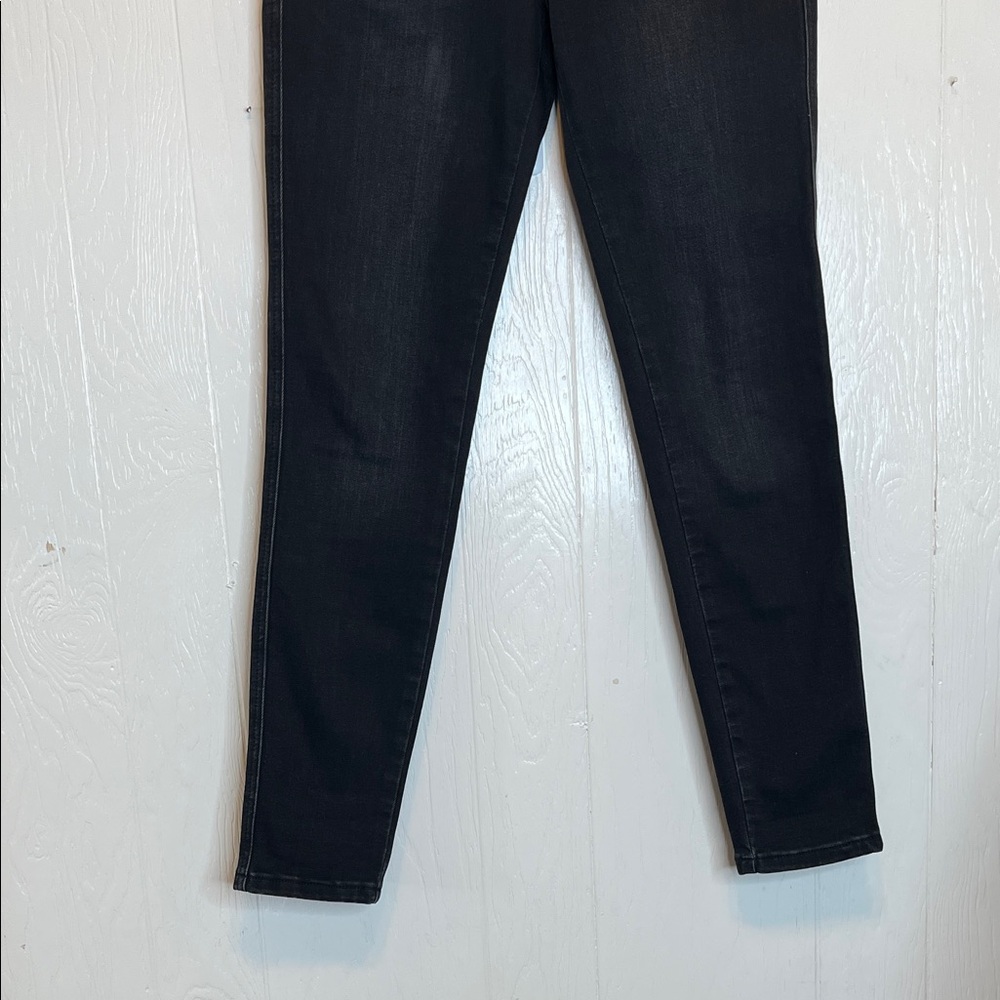 Flying Monkey Ultra High Rise
Denim Black Skinny Jeans Pieced
Waistband 28 - Picture 3 of 9
